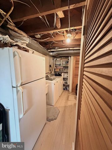 2916 MEADOW LN, Falls Church, VA 22042
