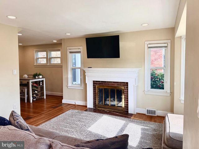 2916 MEADOW LN, Falls Church, VA 22042