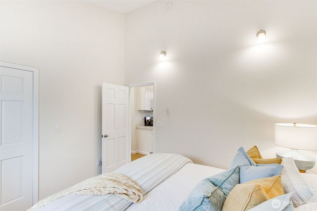 41 Central Avenue, Pacific Beach, WA 98571