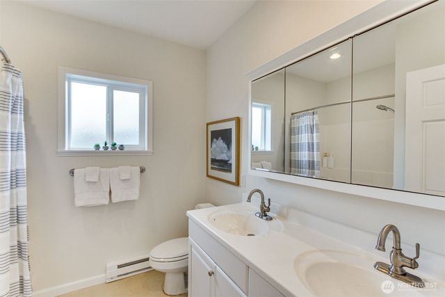 41 Central Avenue, Pacific Beach, WA 98571