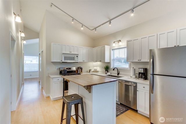 41 Central Avenue, Pacific Beach, WA 98571