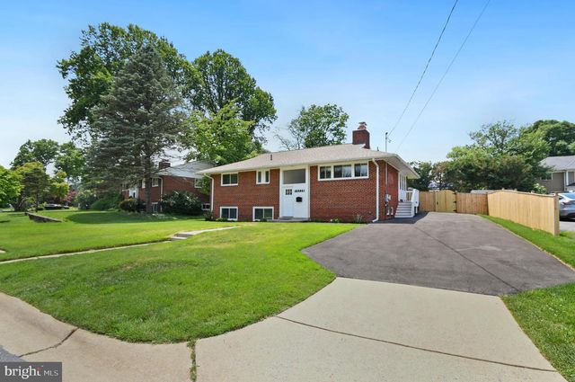 10228 FARNHAM DR, Bethesda, MD 20814