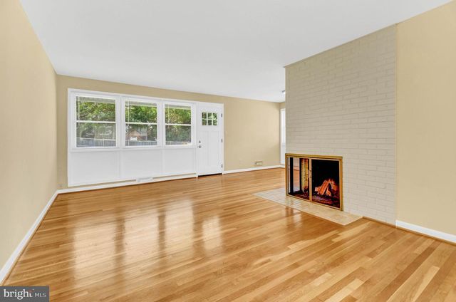 10228 FARNHAM DR, Bethesda, MD 20814