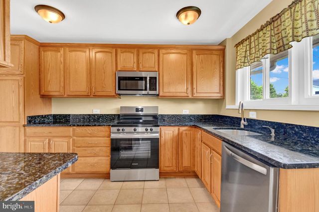 10228 FARNHAM DR, Bethesda, MD 20814
