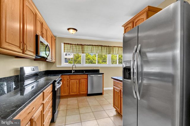 10228 FARNHAM DR, Bethesda, MD 20814
