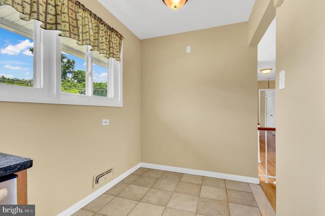 10228 FARNHAM DR, Bethesda, MD 20814