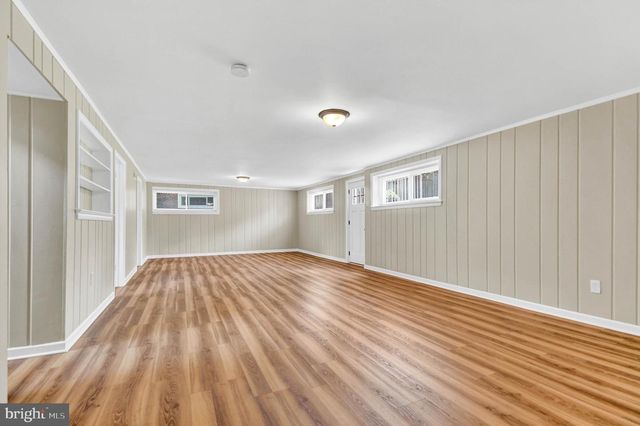 10228 FARNHAM DR, Bethesda, MD 20814