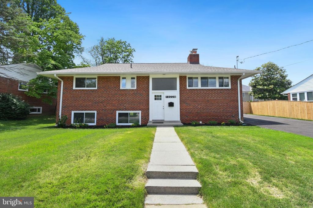 10228 FARNHAM DR, Bethesda, MD 20814