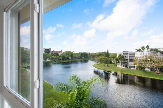 2106 S Cypress Bend Drive 501, Pompano Beach, FL 33069