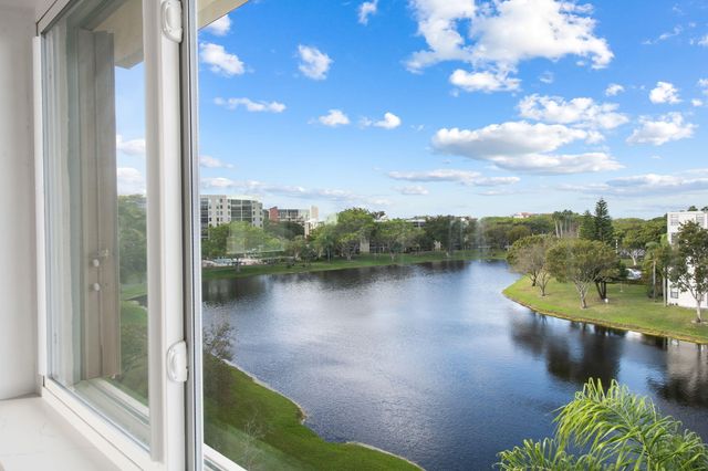 2106 S Cypress Bend Drive 501, Pompano Beach, FL 33069