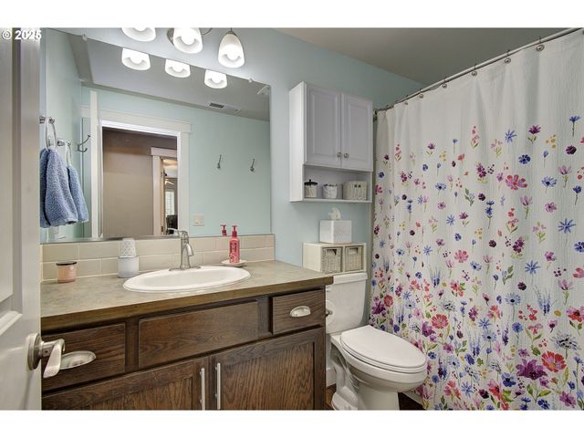 251 MYSTERY Dr, Amboy, WA 98601