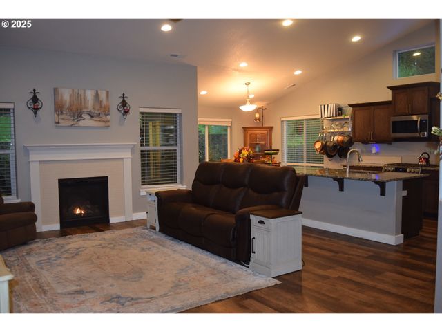 251 MYSTERY Dr, Amboy, WA 98601