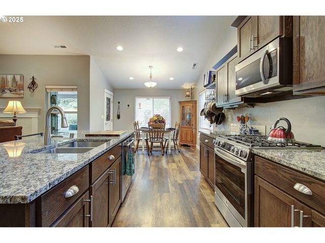 251 MYSTERY Dr, Amboy, WA 98601