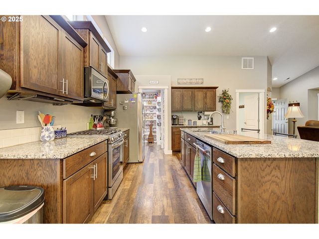 251 MYSTERY Dr, Amboy, WA 98601