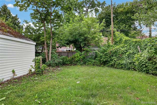 16519 Stahelin Avenue, Detroit, MI 48219