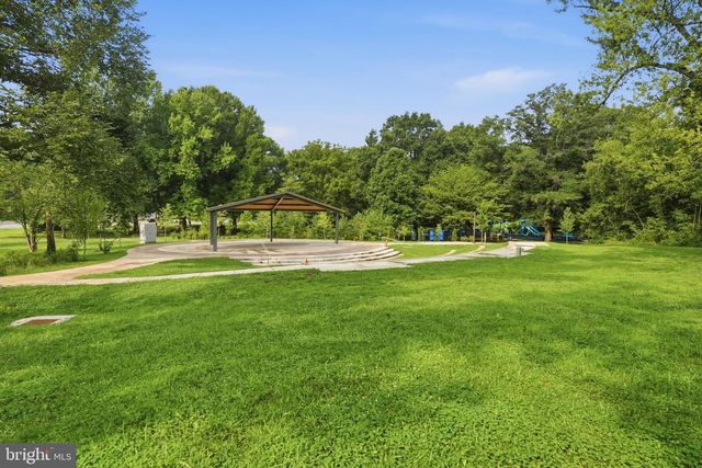 1313 INGLESIDE AVE, Mclean, VA 22101