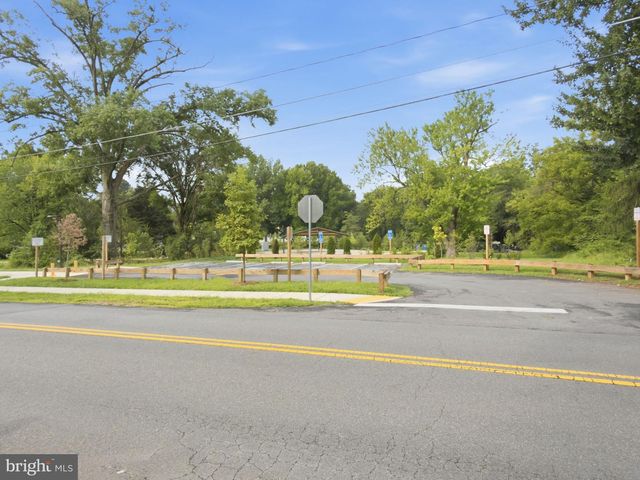 1313 INGLESIDE AVE, Mclean, VA 22101