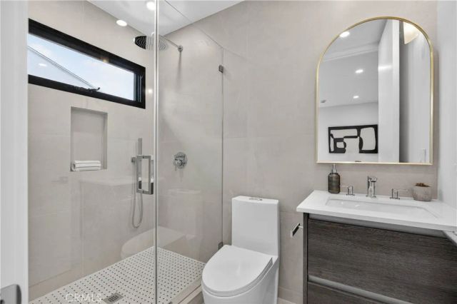 4842 Biloxi Avenue, Toluca Lake, CA 91601