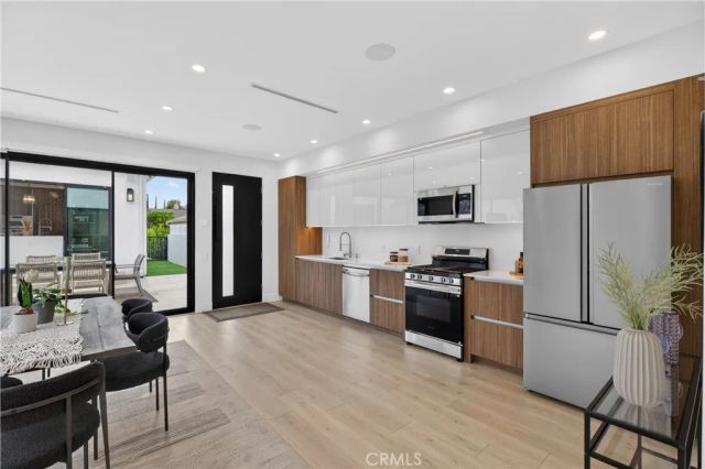 4842 Biloxi Avenue, Toluca Lake, CA 91601