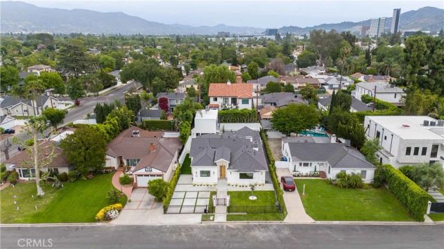 4842 Biloxi Avenue, Toluca Lake, CA 91601