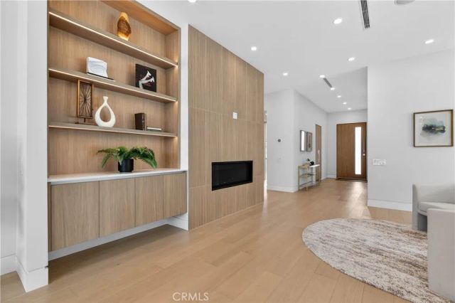 4842 Biloxi Avenue, Toluca Lake, CA 91601