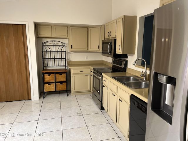 307 Sherman Street SE, Palm Bay, FL 32909