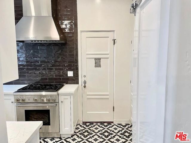 1330 N Harper Avenue 108, West Hollywood, CA 90046