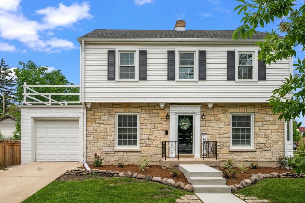 1014 S Chester Avenue, Park Ridge, IL 60068