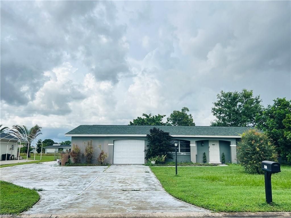 1543 Medford PL, LEHIGH ACRES, FL 33936 — exterior