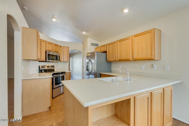 750 E BAYLOR Lane, Chandler, AZ 85225