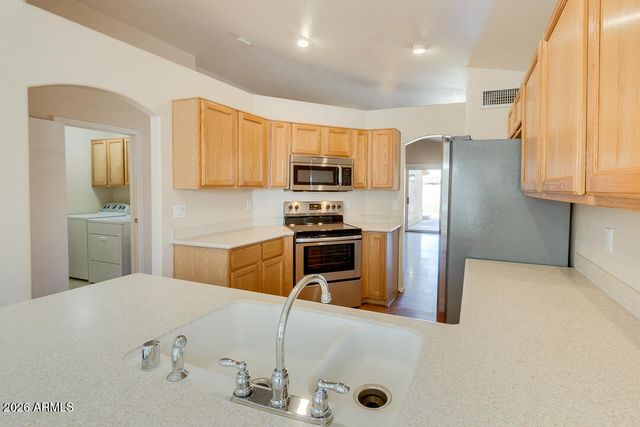 750 E BAYLOR Lane, Chandler, AZ 85225