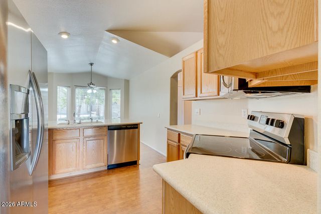 750 E BAYLOR Lane, Chandler, AZ 85225