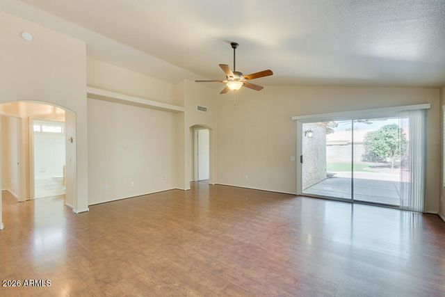 750 E BAYLOR Lane, Chandler, AZ 85225