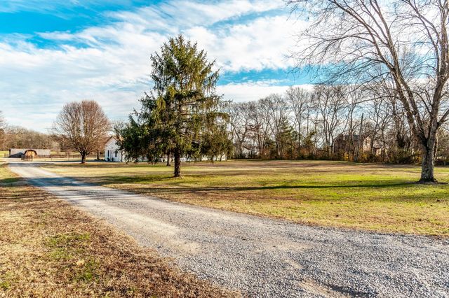 170 Upper Station Camp Crk Rd, Gallatin, TN 37066