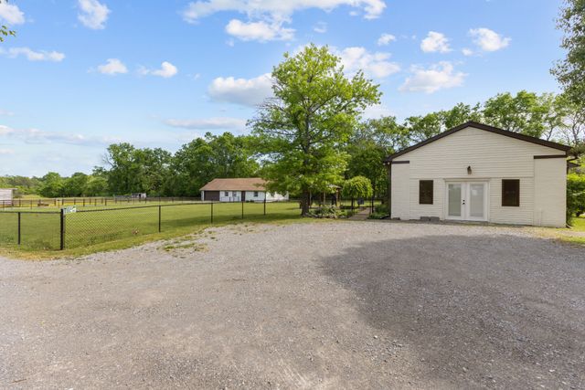 170 Upper Station Camp Crk Rd, Gallatin, TN 37066