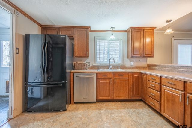 15857 County Road 384, Tyler, TX 75708