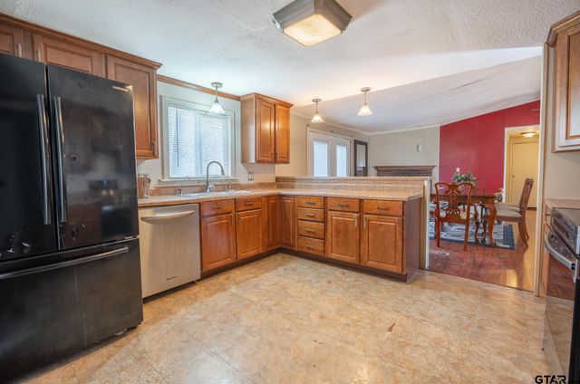 15857 County Road 384, Tyler, TX 75708