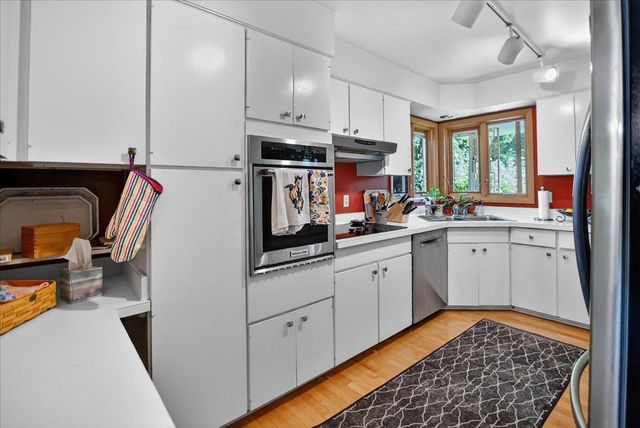 11 Fuller Drive, Madison, WI 53704