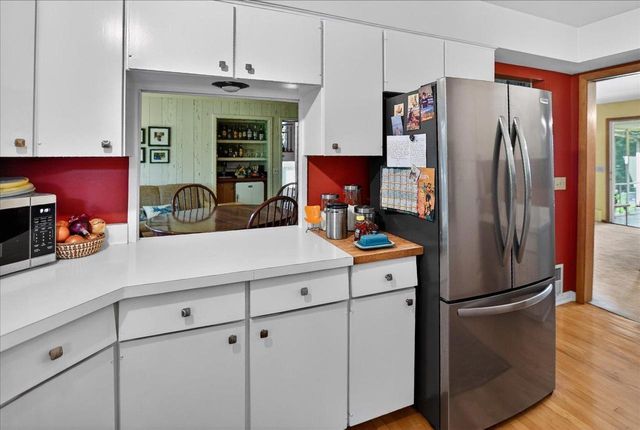 11 Fuller Drive, Madison, WI 53704