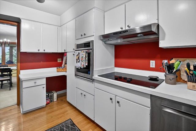 11 Fuller Drive, Madison, WI 53704