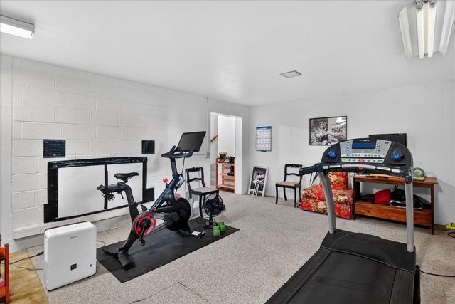 11 Fuller Drive, Madison, WI 53704