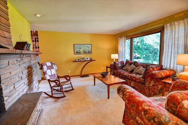 11 Fuller Drive, Madison, WI 53704