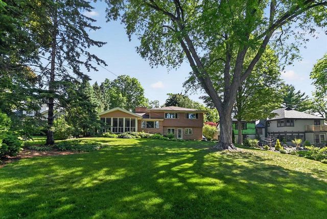 11 Fuller Drive, Madison, WI 53704