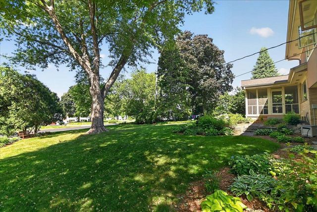11 Fuller Drive, Madison, WI 53704