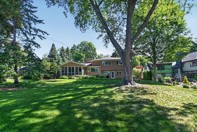 11 Fuller Drive, Madison, WI 53704