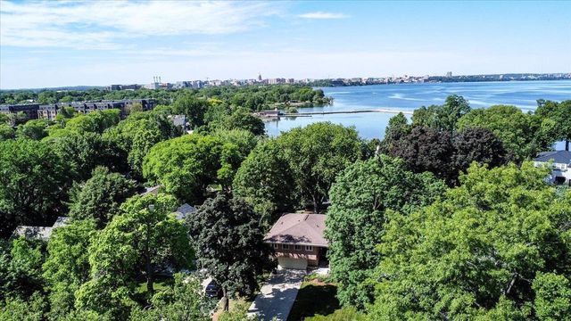 11 Fuller Drive, Madison, WI 53704