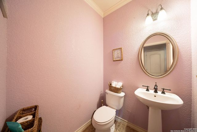 14406 Barn Ct, Elmendorf, TX 78112