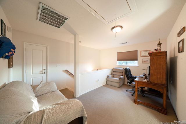 14406 Barn Ct, Elmendorf, TX 78112