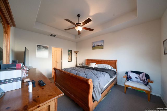 14406 Barn Ct, Elmendorf, TX 78112