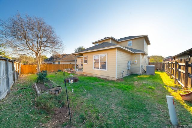 14406 Barn Ct, Elmendorf, TX 78112